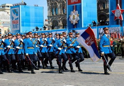 Сербы на параде в Москве